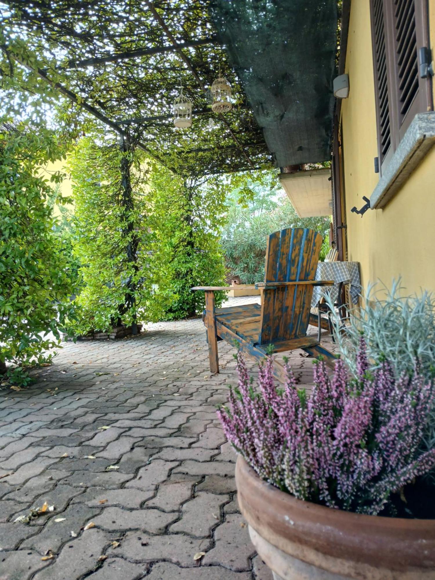Casa Vacanza Il Colle Del Vento Calosso Eksteriør bilde